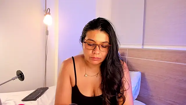 Snapshot of miaa_daniels chatting on 8, 5, 2026 miaa daniels online show from 8, 5, 2026