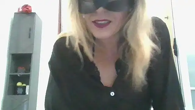 Snapshot of LadyScarlett-xk chatting on 11, 10, 2025 LadyScarlett-xk online show from 11, 10, 2025
