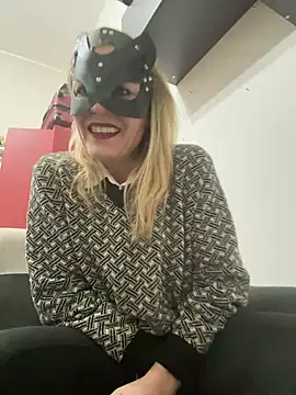 Snapshot of LadyScarlett-xk chatting on 5, 2, 2025 LadyScarlett-xk online show from 5, 2, 2025