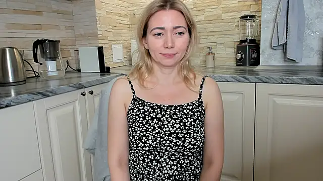 amanda   grey online show from 21, 11, 2025