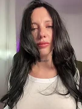 BellaGiaxx online show from 4, 12, 2025