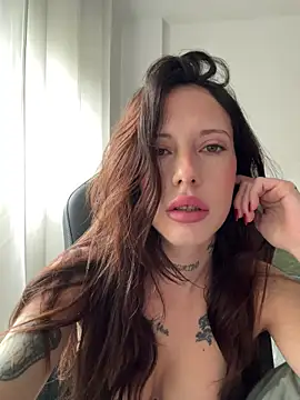 Snapshot of BellaGiaxx chatting on 17, 11, 2025 BellaGiaxx online show from 17, 11, 2025