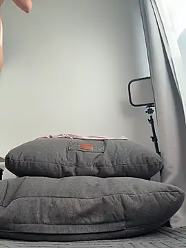 BellaGiaxx online show from 14, 4, 2026