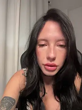 BellaGiaxx online show from 2, 12, 2025