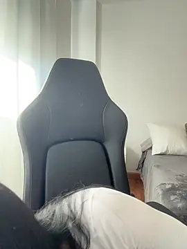 Snapshot of BellaGiaxx chatting on 1, 12, 2025 BellaGiaxx online show from 1, 12, 2025