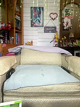 TrenaAnne online show from 12, 11, 2025