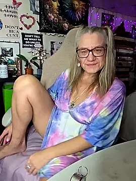 TrenaAnne online show from 24, 2, 2025