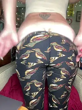 TrenaAnne online show from 21, 10, 2025