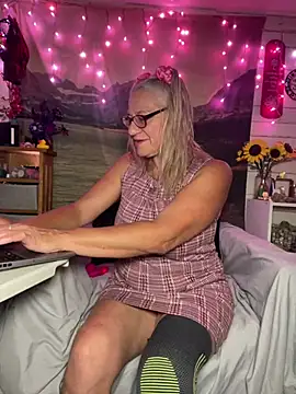 TrenaAnne online show from 26, 6, 2026