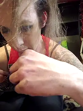 cdressupdiva online show from 2, 3, 2025