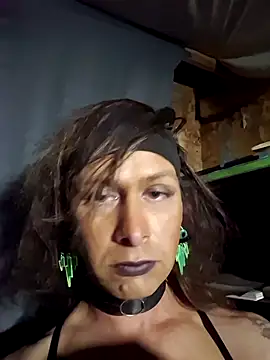 Snapshot of cdressupdiva chatting on 8, 5, 2026 cdressupdiva online show from 8, 5, 2026