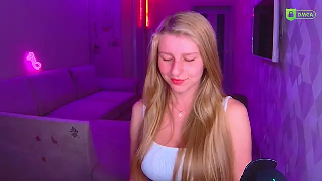 AmaliaQueen online show from 8, 11, 2025