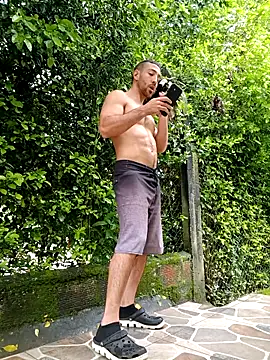 sebasxx97 online show from 15, 4, 2026