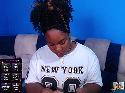 Snapshot of the_pearl199 chatting on 23, 10, 2025 the pearl199 online show from 23, 10, 2025