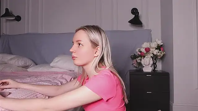 Beatrica Klein online show from 4, 2, 2025