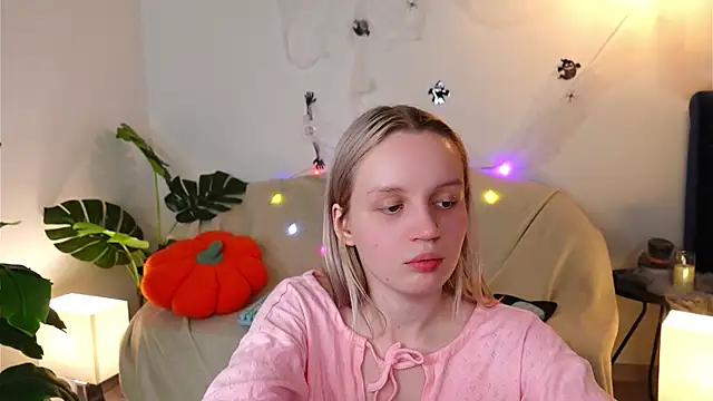 Beatrica Klein online show from 17, 10, 2025