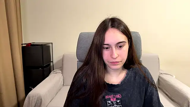 Snapshot of AliceKolltt chatting on 6, 6, 2026 AliceKolltt online show from 6, 6, 2026