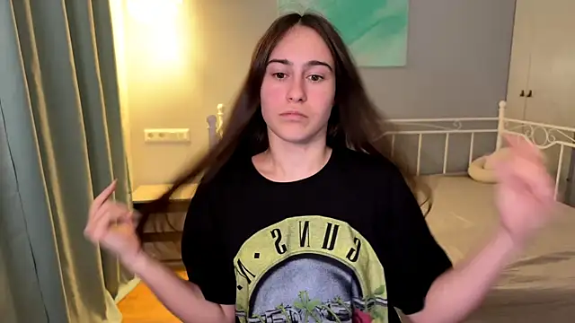 Snapshot of AliceKolltt chatting on 18, 6, 2026 AliceKolltt online show from 18, 6, 2026