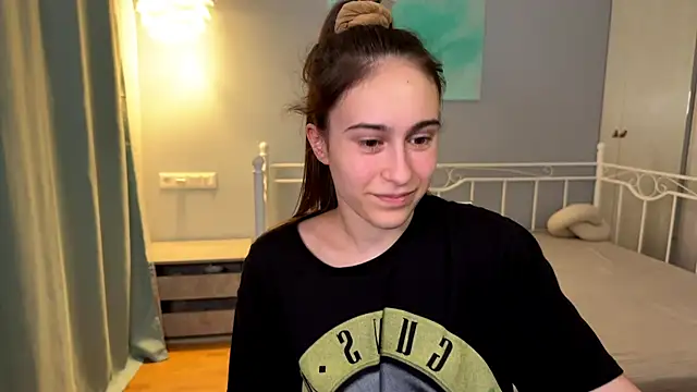 Snapshot of AliceKolltt chatting on 2, 7, 2026 AliceKolltt online show from 2, 7, 2026