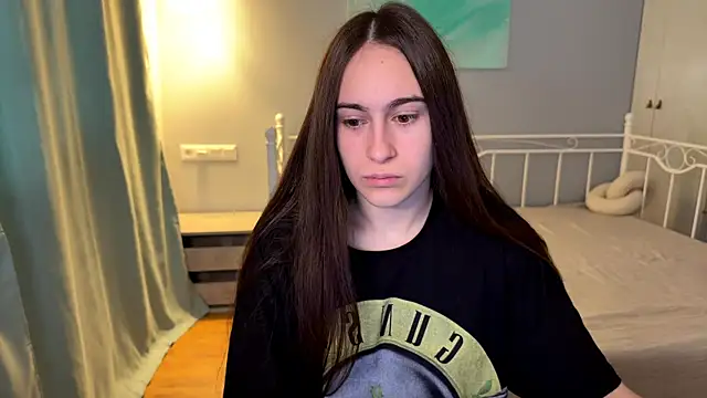 Snapshot of AliceKolltt chatting on 25, 6, 2026 AliceKolltt online show from 25, 6, 2026