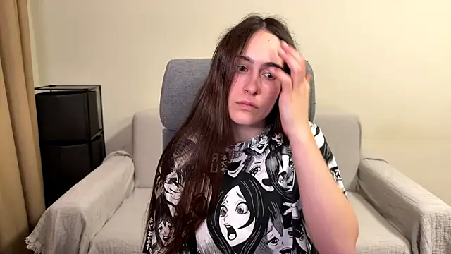Snapshot of AliceKolltt chatting on 8, 6, 2026 AliceKolltt online show from 8, 6, 2026