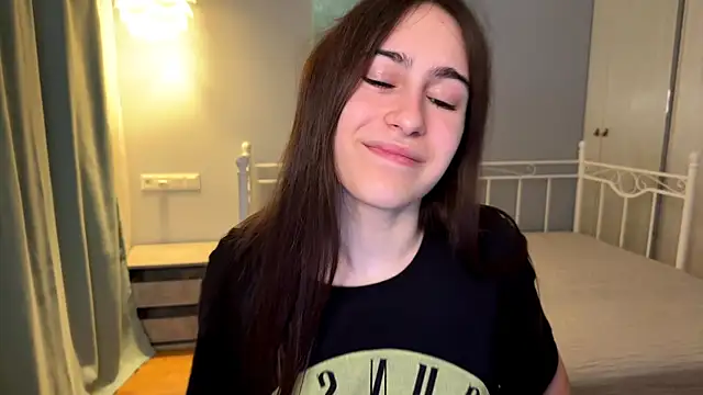 Snapshot of AliceKolltt chatting on 15, 7, 2026 AliceKolltt online show from 15, 7, 2026
