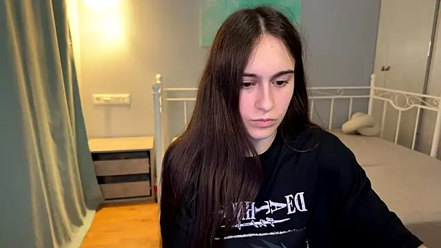 Snapshot of AliceKolltt chatting on 5, 7, 2026 AliceKolltt online show from 5, 7, 2026