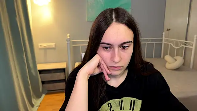 Snapshot of AliceKolltt chatting on 10, 7, 2026 AliceKolltt online show from 10, 7, 2026