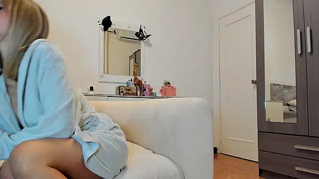 anisialuna  online show from 29, 11, 2025