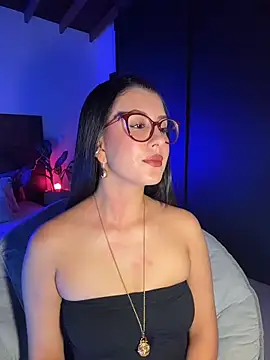 Snapshot of EmaSaenz chatting on 23, 9, 2025 EmaSaenz online show from 23, 9, 2025