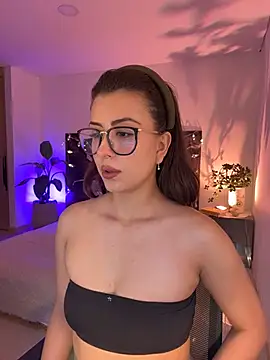 EmaSaenz online show from 17, 2, 2026