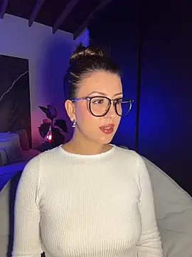 EmaSaenz online show from 21, 10, 2025