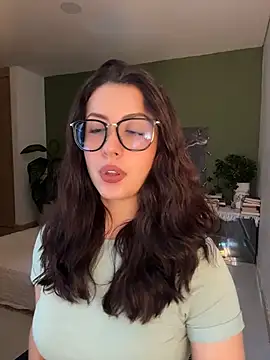 EmaSaenz online show from 7, 7, 2026