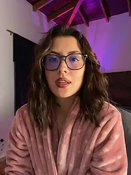 Snapshot of EmaSaenz chatting on 1, 2, 2025 EmaSaenz online show from 1, 2, 2025