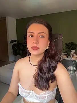 EmaSaenz online show from 16, 7, 2026