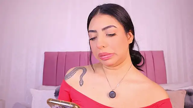 Snapshot of kath_rosee1 chatting on 21, 11, 2025 kath rosee1 online show from 21, 11, 2025