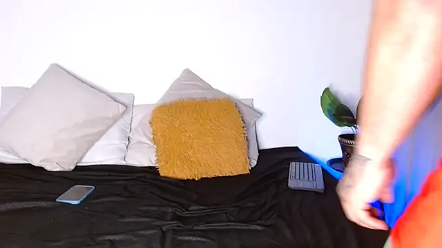 frank myles online show from 8, 2, 2026