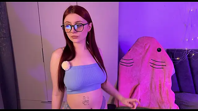 Snapshot of RozieRose chatting on 1, 10, 2025 RozieRose online show from 1, 10, 2025