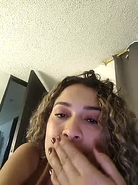 Sara smiiith211 online show from 18, 4, 2026