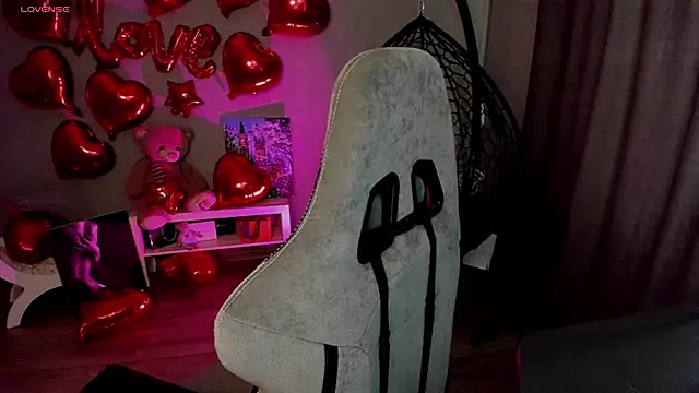 lily williamss online show from 28, 2, 2025