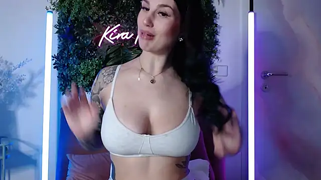 KiraKane1 online show from 10, 3, 2025