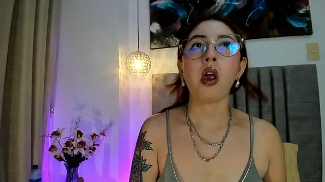 Emilywatsonn online show from 22, 10, 2025