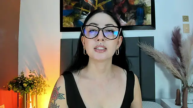 Emilywatsonn online show from 25, 3, 2026