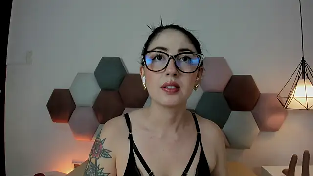 Emilywatsonn online show from 1, 4, 2026