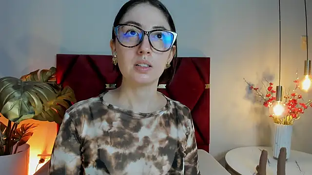 Emilywatsonn online show from 9, 5, 2026