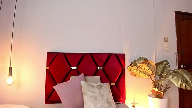 Emilywatsonn online show from 14, 2, 2026