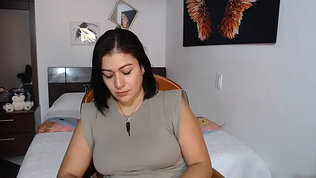 EmilyPeytonn online show from 27, 2, 2025