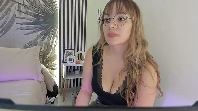 Samaantha-White online show from 27, 3, 2026