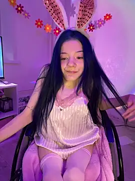 MiniSophiaa online show from 4, 4, 2026