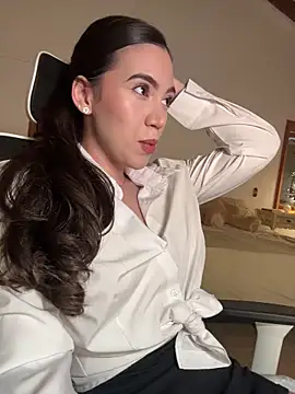 Amelia Rouse online show from 17, 12, 2025